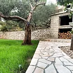 Guest house Villa Amore Brela Brela