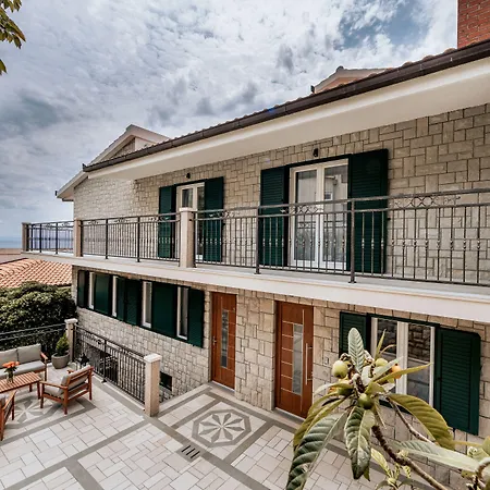 Villa Amore Brela 3* بريلا