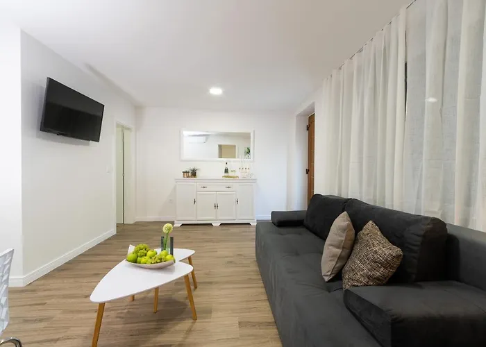 Villa Amore Brela بيت ضيافة 3*