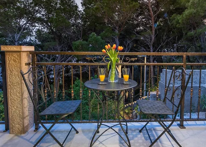 Villa Amore Brela بيت ضيافة 3*