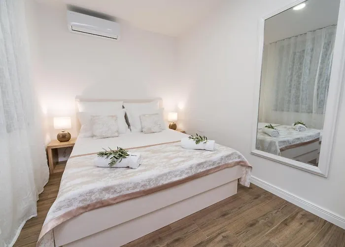 Villa Amore Brela بيت ضيافة 3*