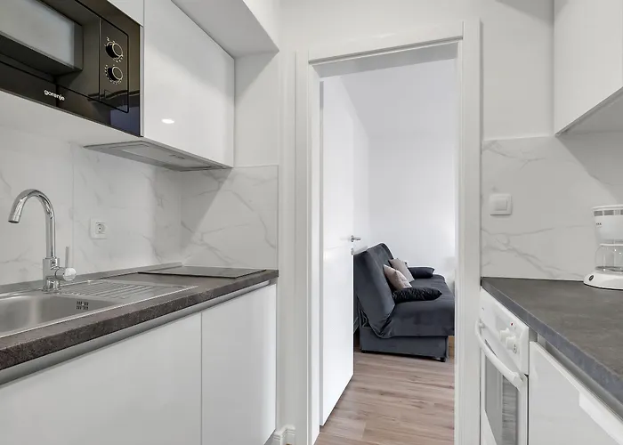 Villa Amore Brela بيت ضيافة 3*