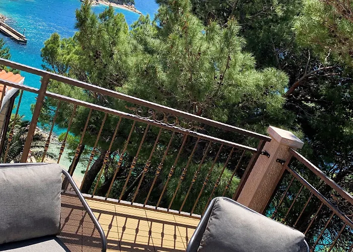Villa Amore Brela بيت ضيافة 3*