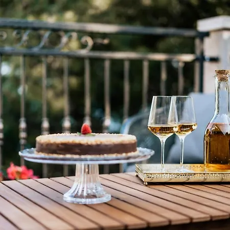 Villa Amore Brela Гостевой дом