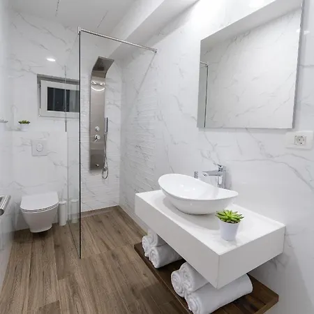 Villa Amore Brela Πανσιόν 3*