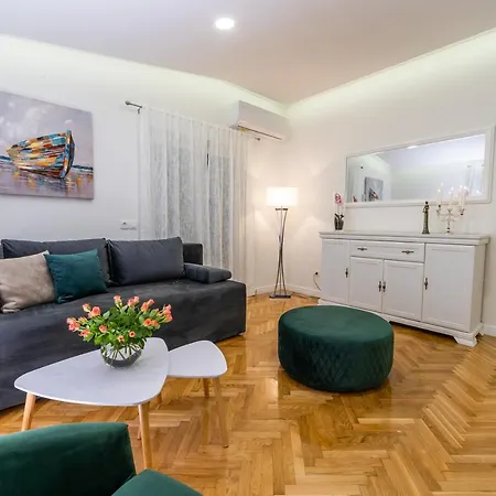 Affittacamere Villa AMore Brela 3*