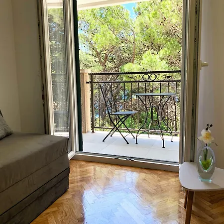 Villa AMore Brela 3*
