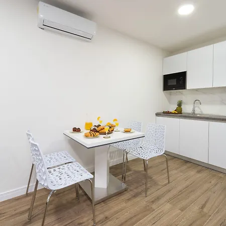 ゲストハウス Villa Amore Brela 3*