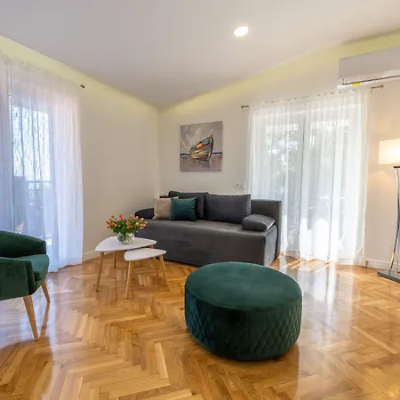 Villa Amore Brela 3* ブレラ